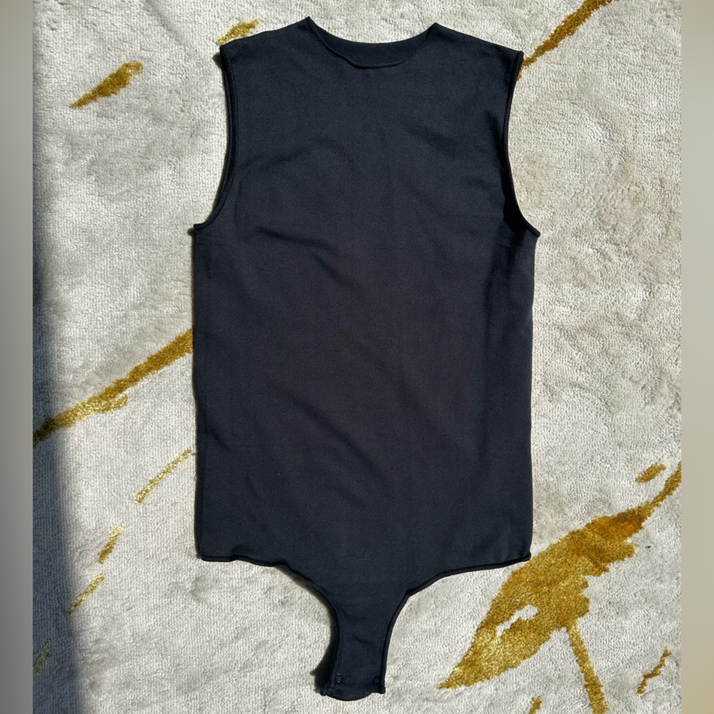 Skims NEW High Neck Fits Everybody Bodysuit - Picture 5 of 6